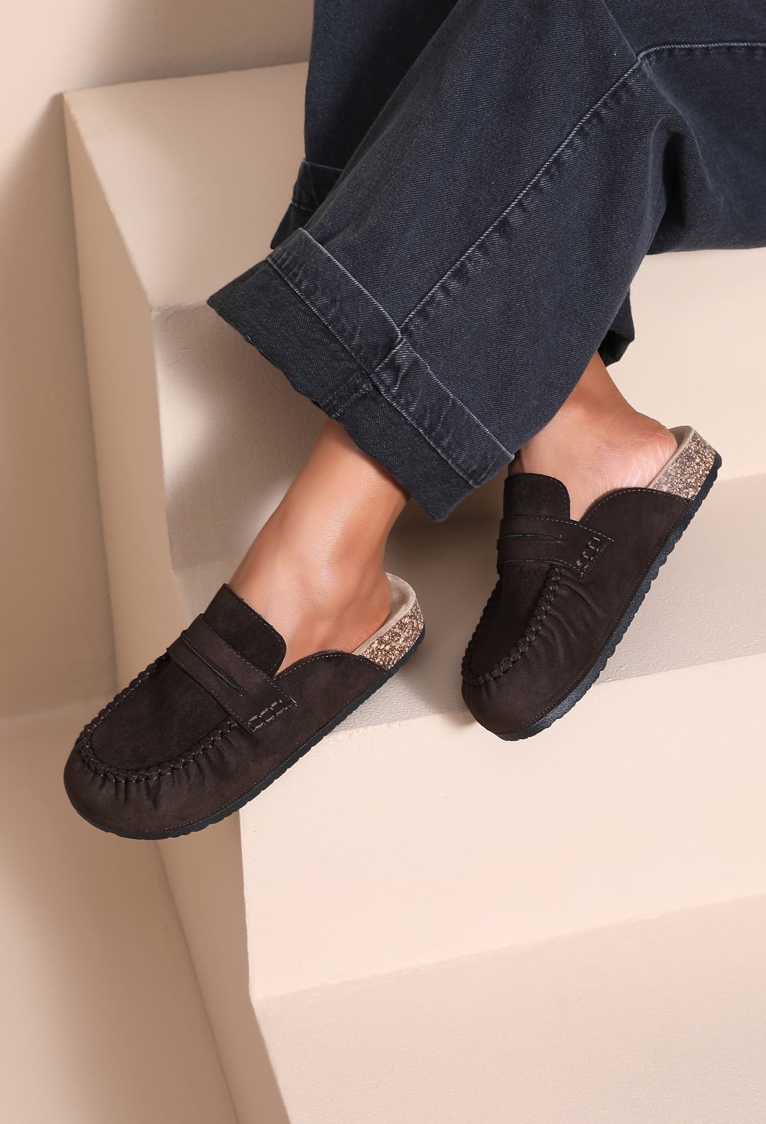 MULES PLATES EN SUÉDINE