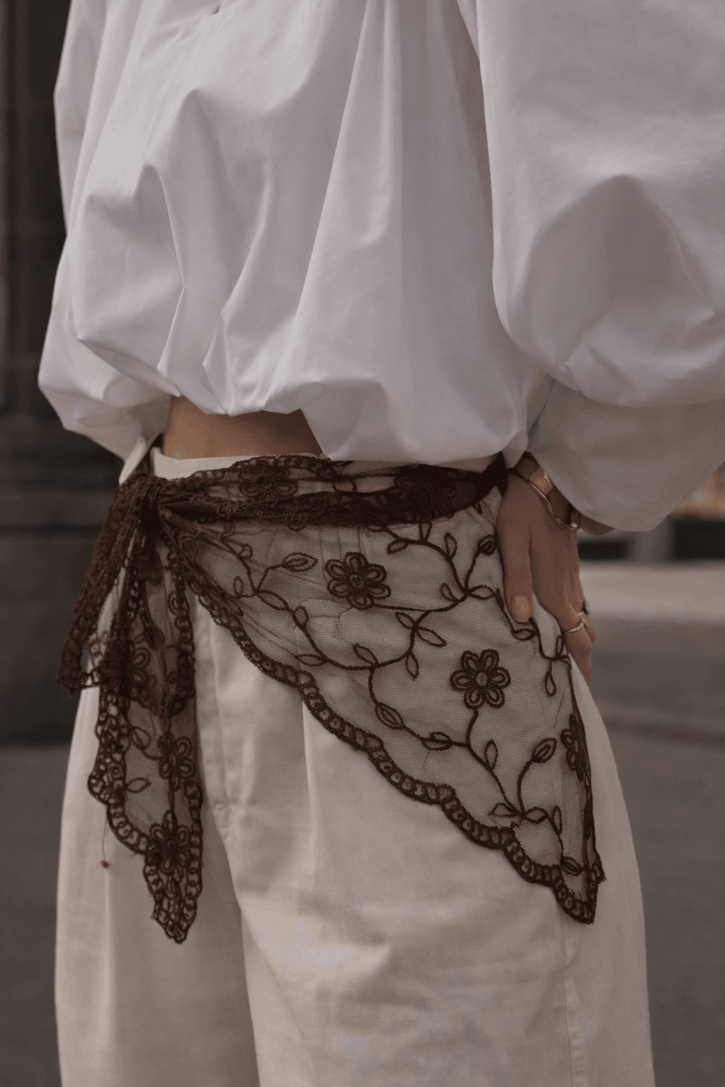 FOULARD EN DENTELLE 