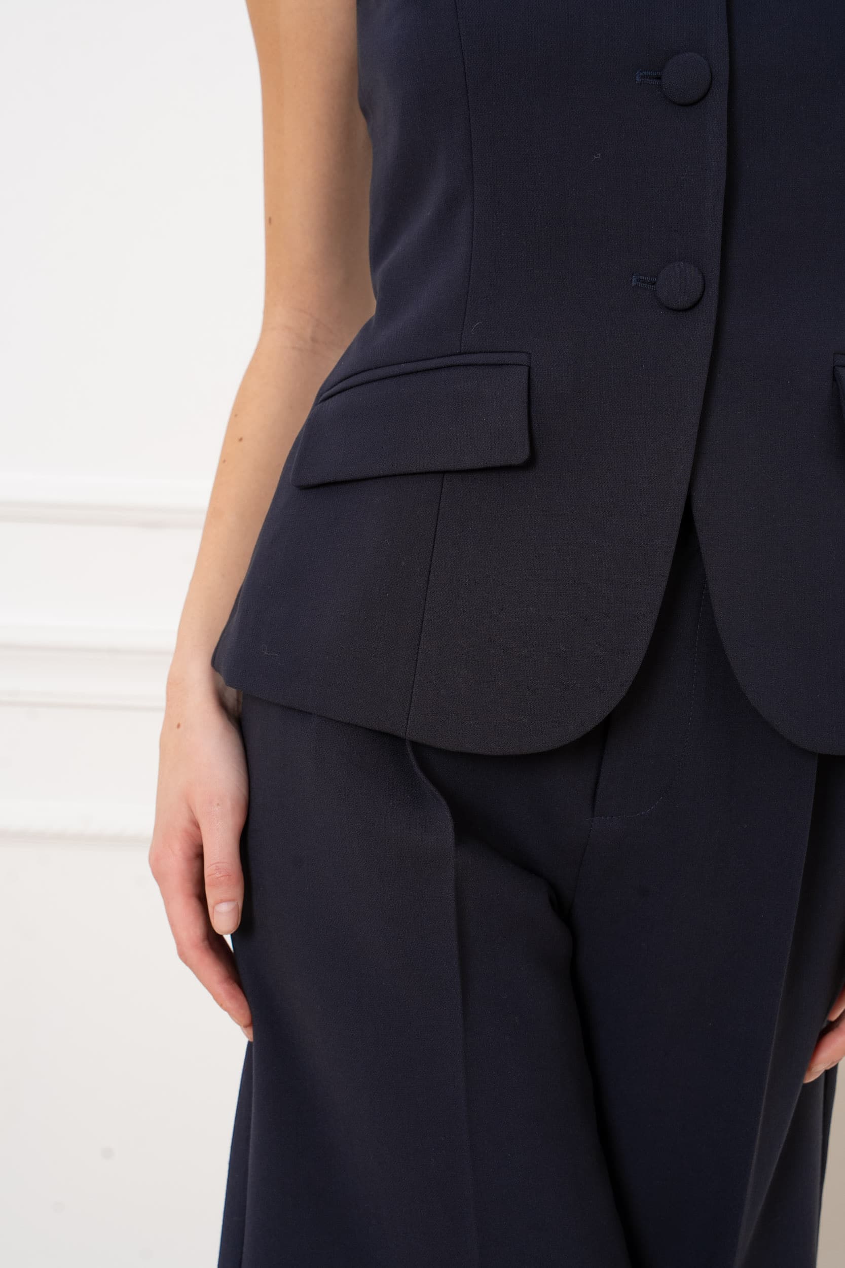 TOP AJUSTÉ AVEC BOUTONS