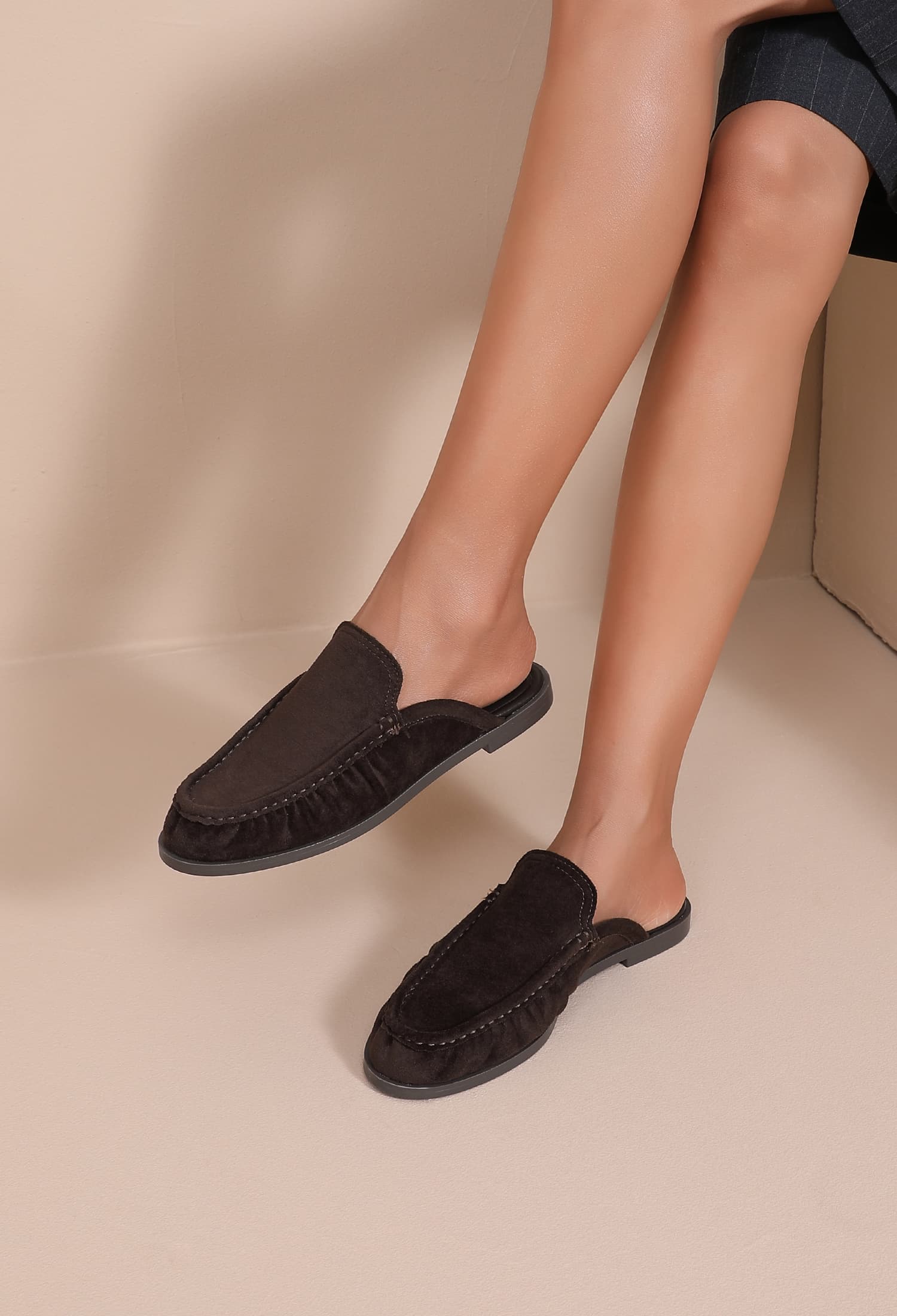 MULES MOCASSINS EN SUÉDINE MARRON 