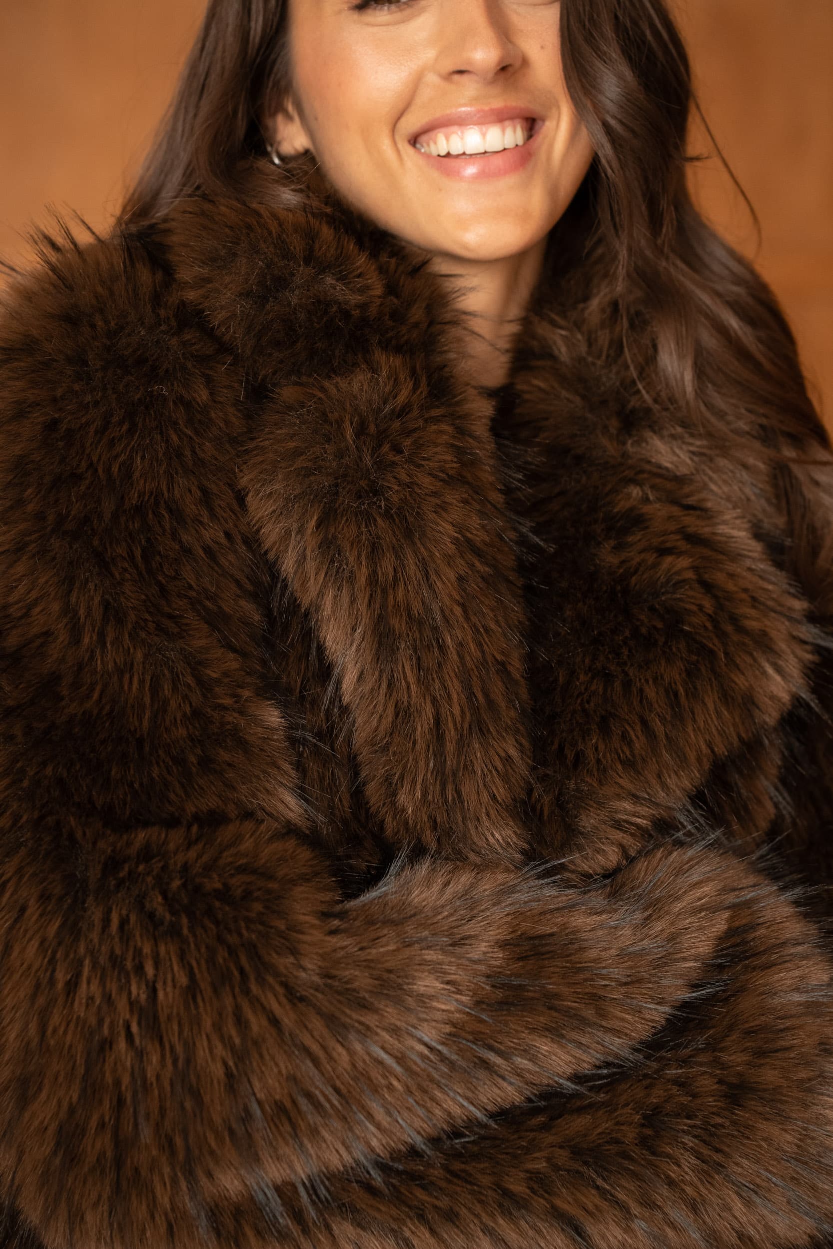 Veste courte en fausse fourrure chocolat