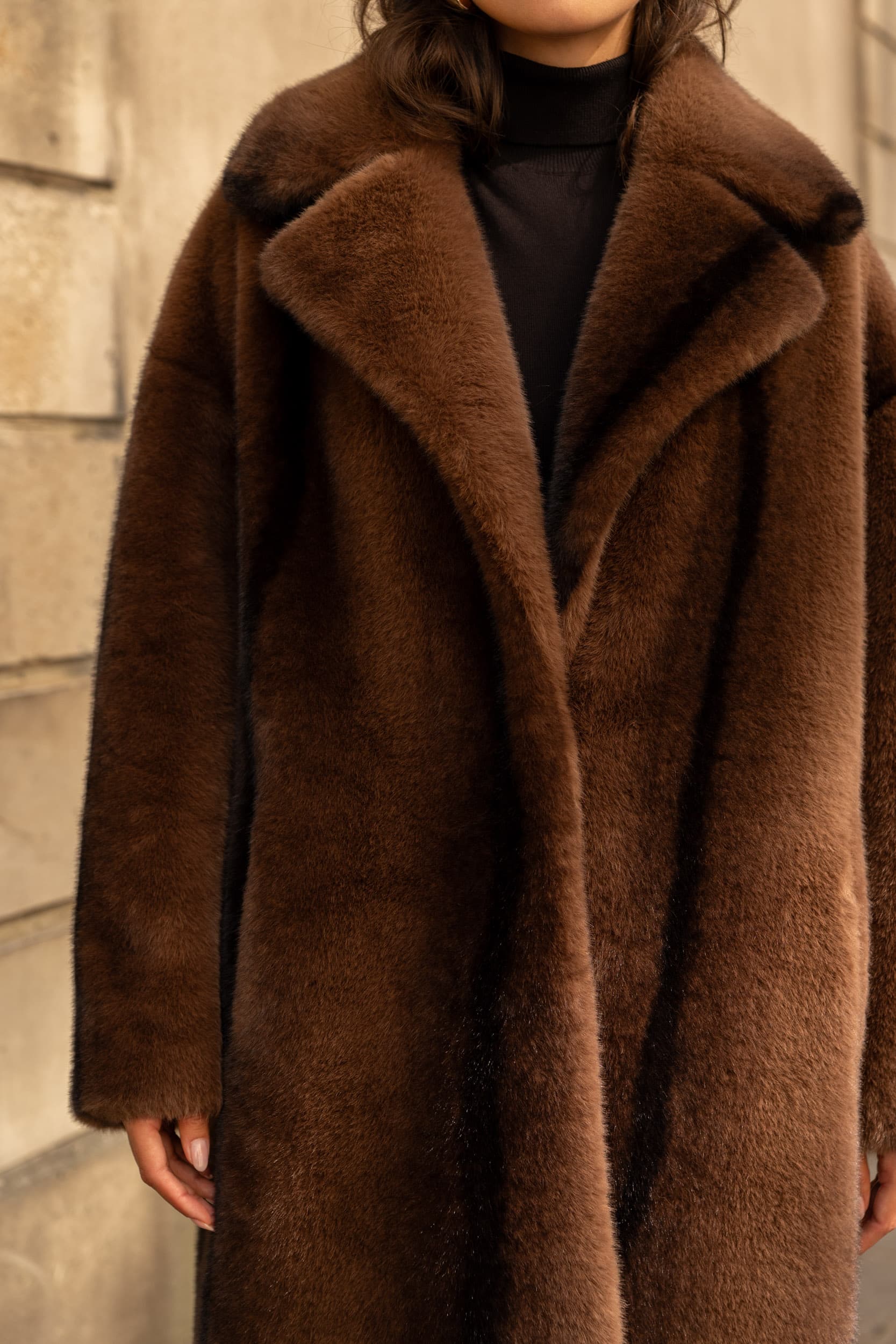 Manteau long en fausse fourrure chocolat