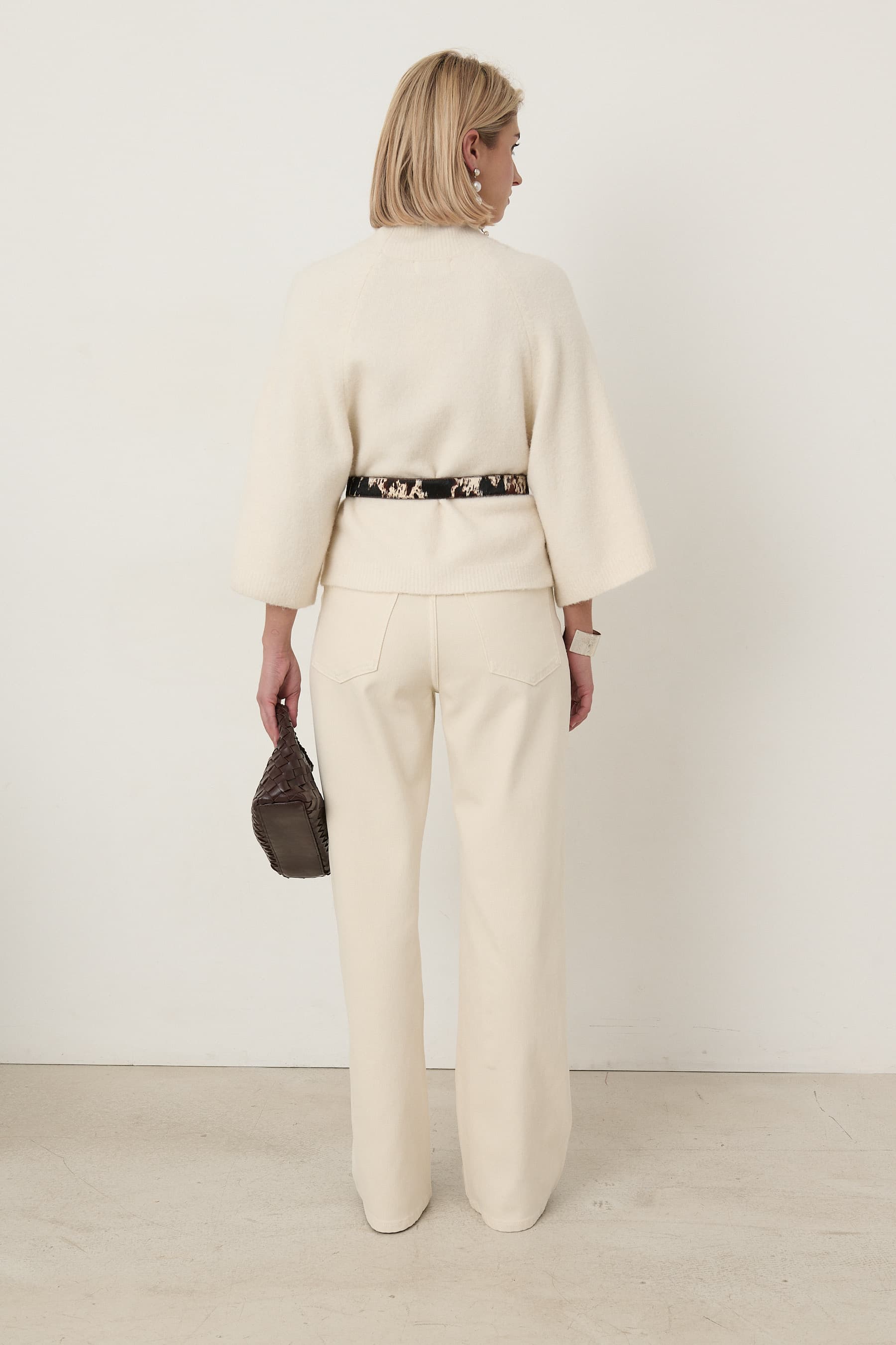 PULL MANCHES COURTES