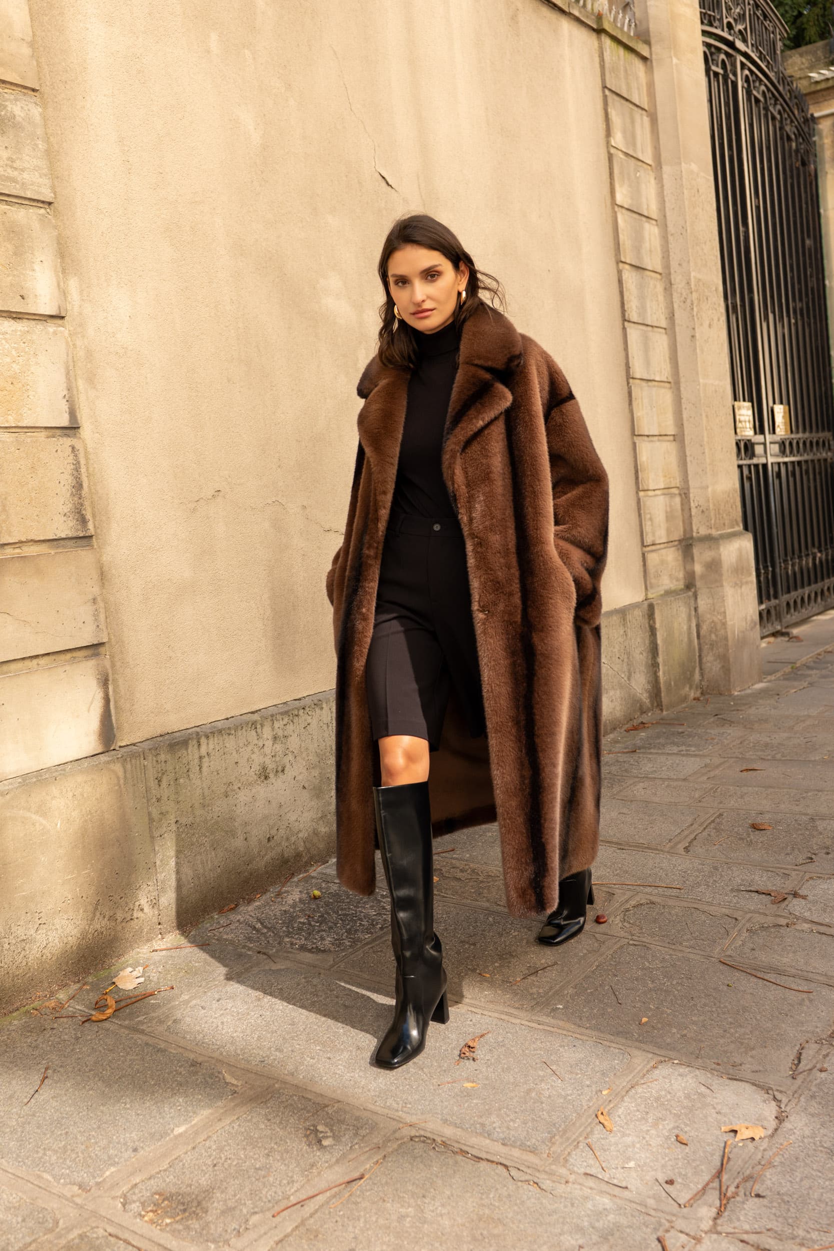 Manteau long en fausse fourrure chocolat