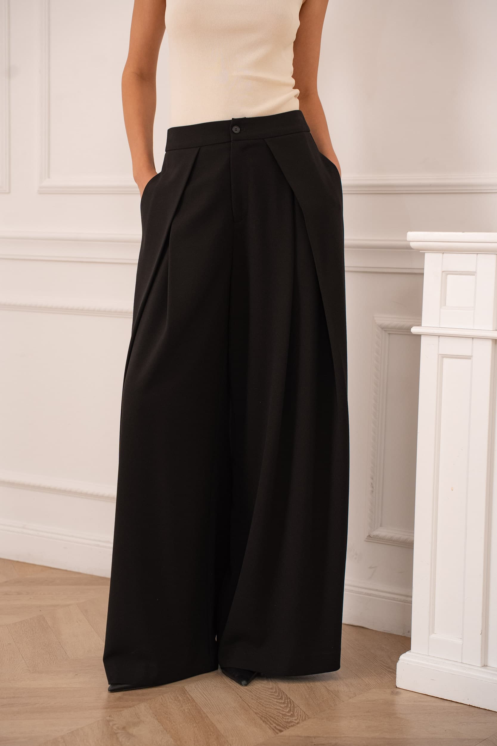 PANTALON LARGE À PLIS 